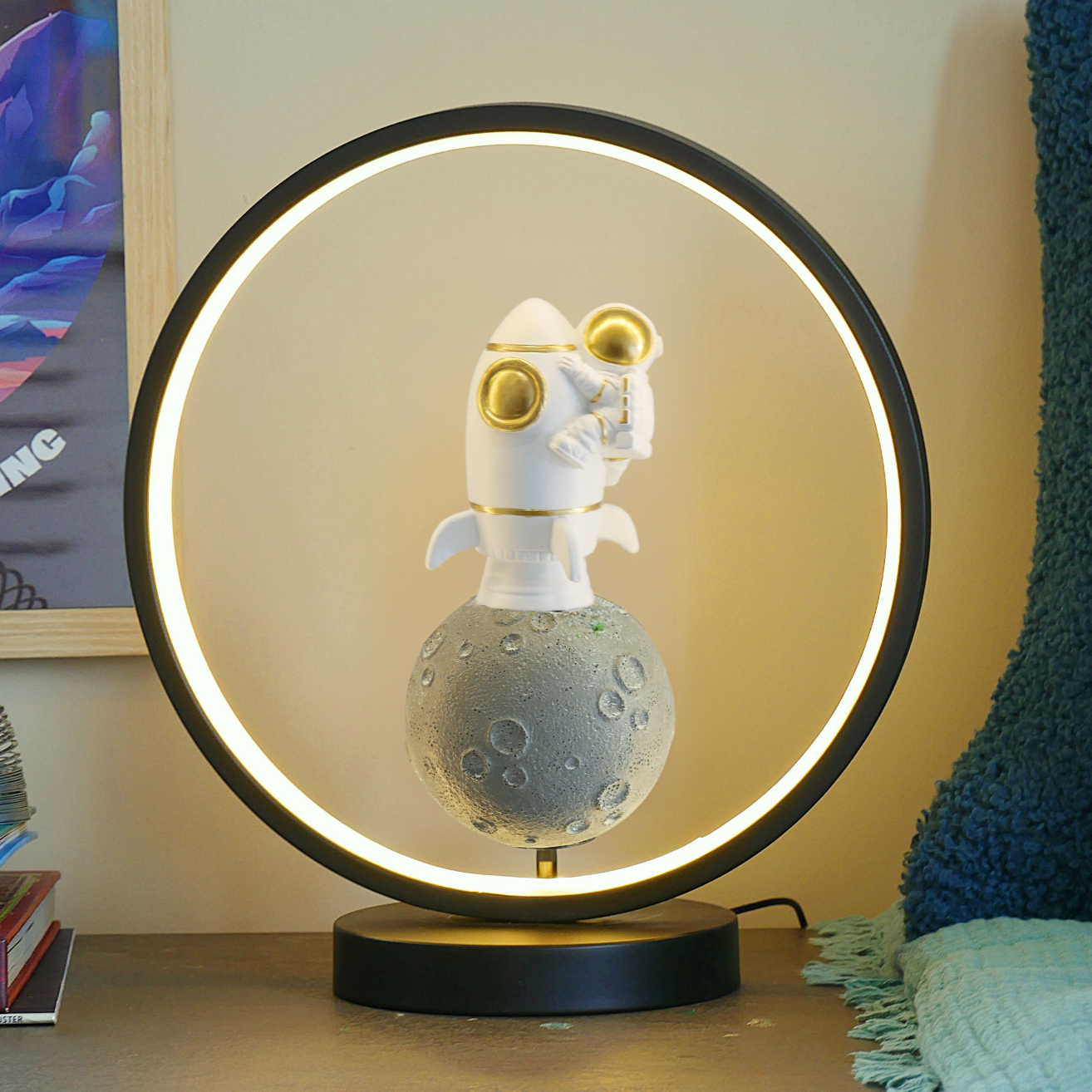 Astronaut led lamp